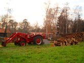 Traktor mit Holz